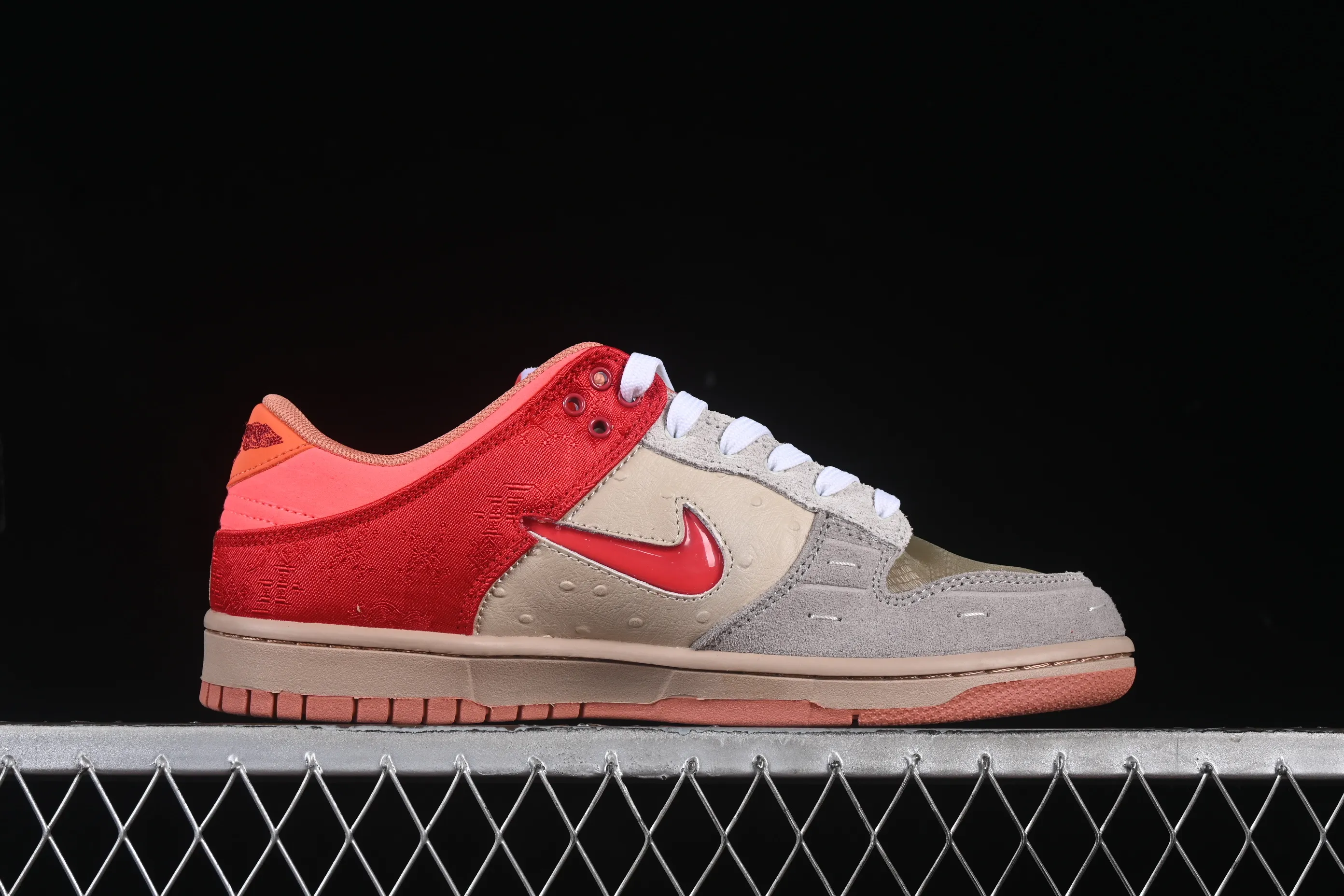 All categories Nk SB Dunk series Nk SB Dunk Low low-top sneakers K version Clot x Dunk Low "What The" joint model Yuanyang color SB low-top casual sneakers FN0316-999
